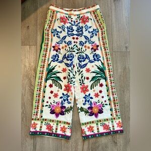 House of Harlow 1960 Floral cropped pants size 4